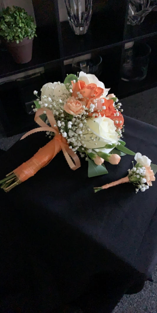 BRIDAL BOUQUET WHITE AND PEACH