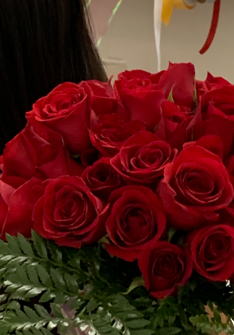 ROMANTIC RED ROSES